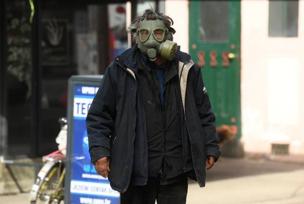 Zagreb: U nedostatku zaštitnih maski dobro dođe i ona vojna