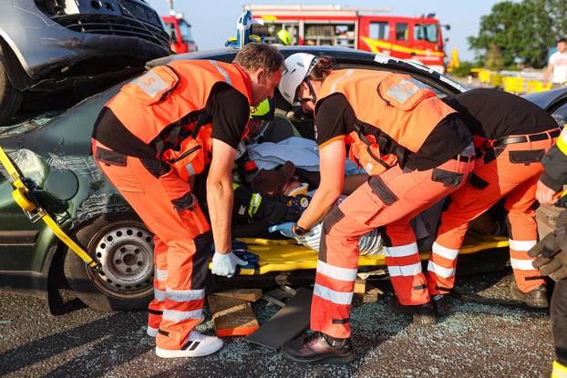 Zagreb: U blizini naplatne postaje Sveta Helena održana je vježba "Sigurnost 25"