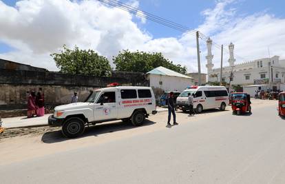 Sedmero mrtvih u eksploziji autobombe u Somaliji: Meta je bila vojna baza pokraj stadiona