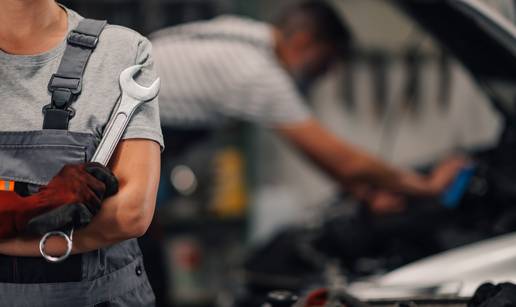 Stao vam je auto? Na ovom mjestu  rje&scaron;avaju kvarove, pune klimu i mijenjaju gume