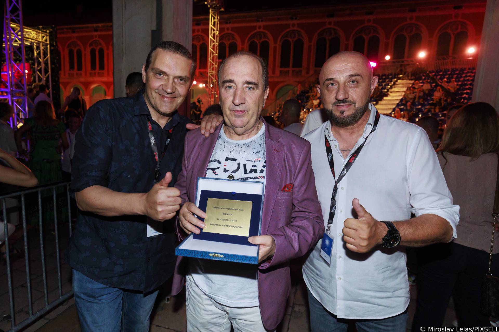 Festival zabavne glazbe Split 2022., nagradu žirija osvojila Lorena, a nagradu publike dobio Luka Nižetić