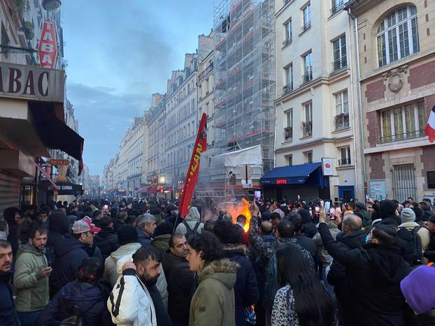 Gunshots fired in central Paris