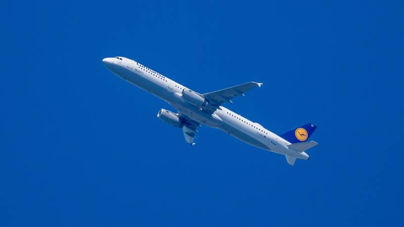 Drama in the sky: The pilot went to the toilet and the co -pilot fell unconscious. The plane was driving on an autopilot …