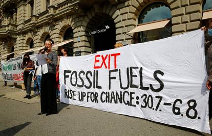 Klimatski aktivisti okupirali srce financijske četvrti u Zürichu