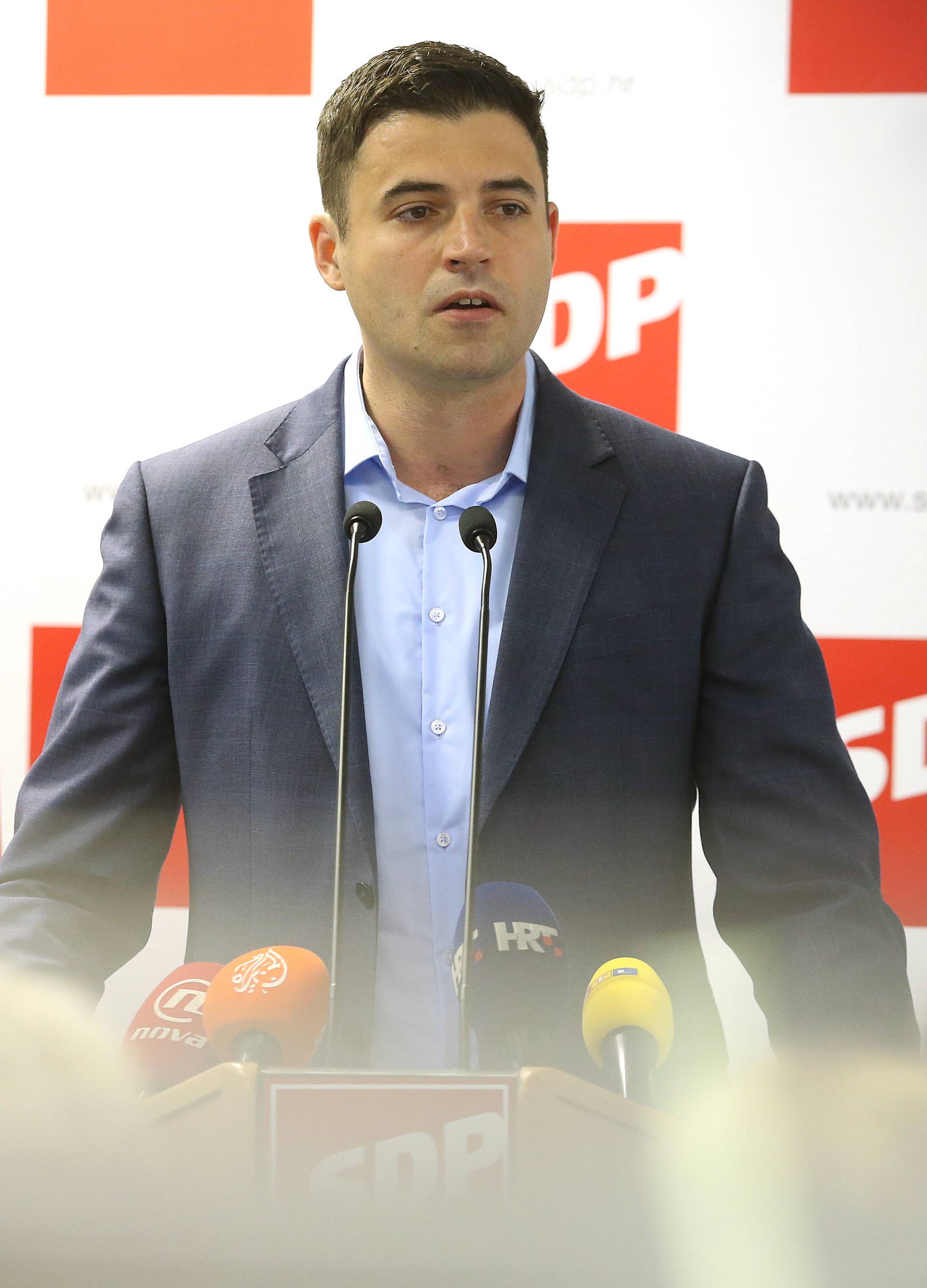 Vratio se Davor Bernardić sa svojom 'politikom kiselog zelja'