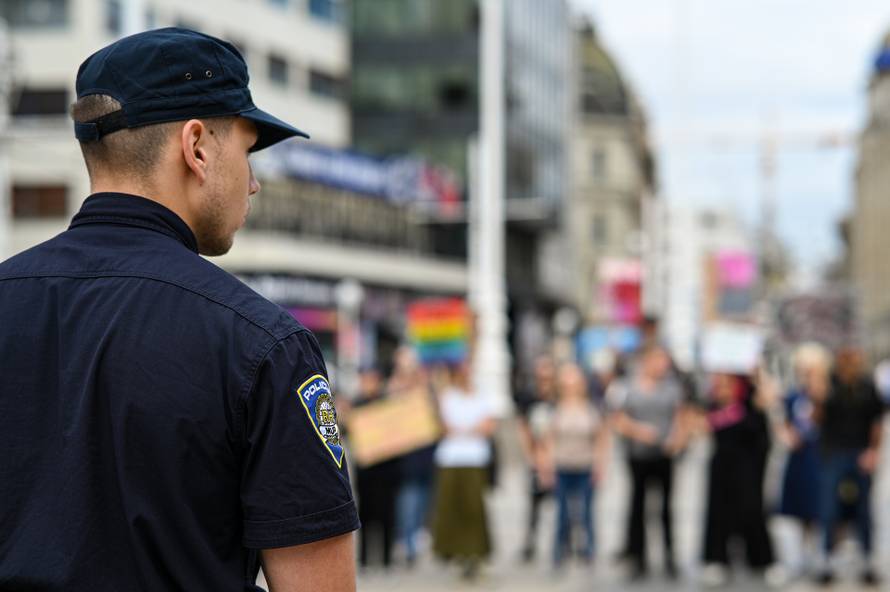 Zagreb: Prosvjednici na Trgu bana Josipa Jelačića