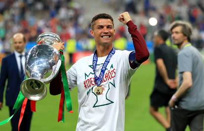 Uplakani Ronaldo u emotivnom govoru zahvalio se suigračima