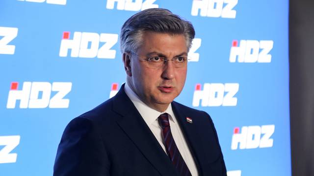 Zagreb: Andrej Plenković obratio se medijima nakon sjednice Šireg predsjedništva HDZ-a