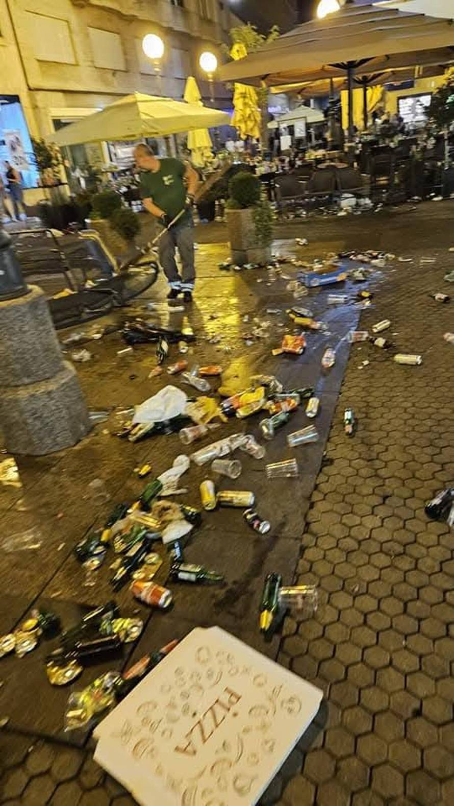 Tužne slike centra Zagreba uoči Thompsonova koncerta: 'Ovako se voli Hrvatska, dom? Grozno'