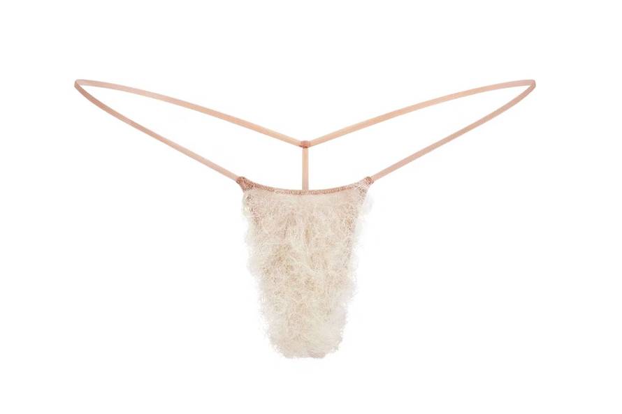 GASI INTERNET! Kim na tangice stavila umjetne stidne dlačice, rasprodala ih u par sati...