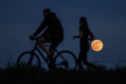 FOTO Spektakularni prizori krvavog mjeseca iznad Zagreba