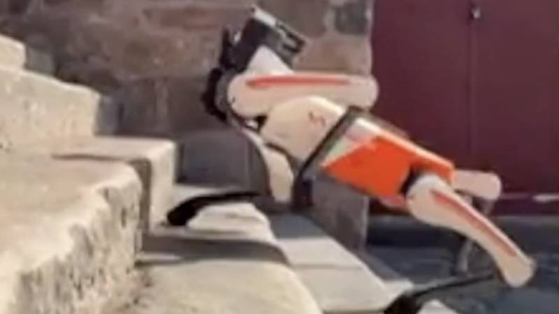VIDEO Roboti jure uz kinesku planinu: Inženjeri ih jedva prate