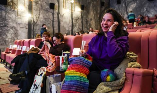 FOTO U&scaron;le su u kino s iglama i hrpom pletiva. Nikome nije bilo jasno &scaron;to se doga&dstrok;a...