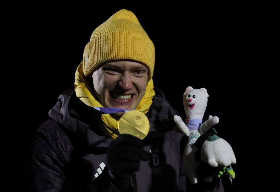 Luge - Men's Singles Victory Ceremony