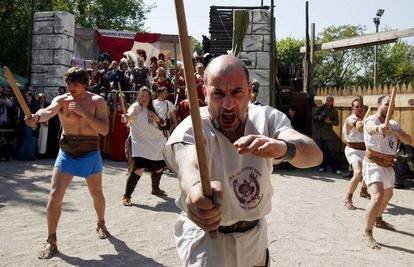 Borbe rimskih gladijatora u školi borilačkih vještina