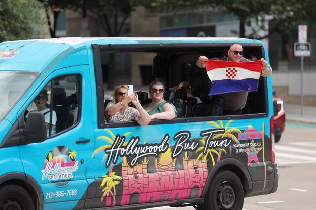 SP2026 Dallas: Ispred hotela gdje se nalaze igraci zavijorila se hrvatska zastava