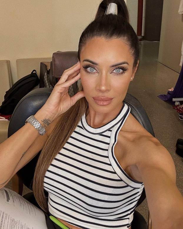 FOTO Ova TV ljepotica skrasila se uz legendu Reala: Ovako su odgovorili na glasine o razvodu