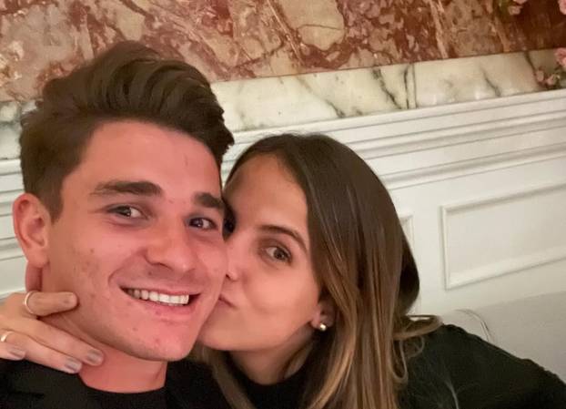 FOTO Svjetski prvak ostaje bez strpljenja. Ne trenira s klubom, traži transfer, a ljubi profesoricu