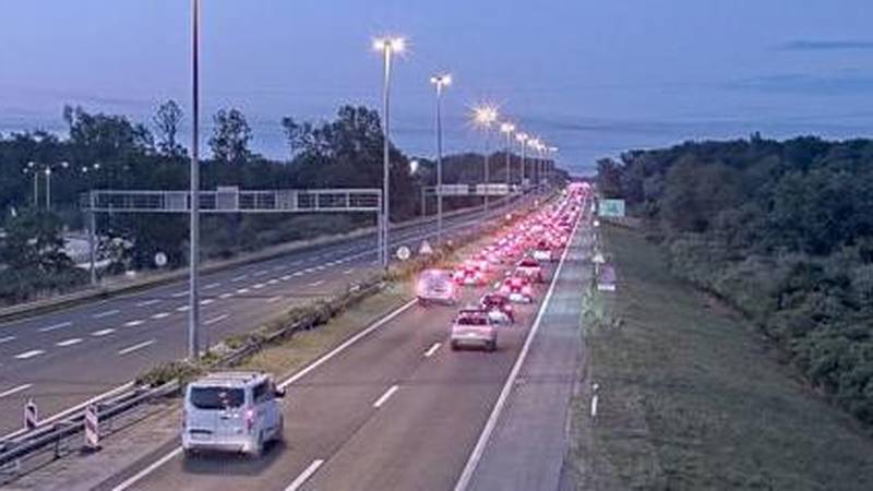 FOTO Povratak s produženog vikenda: Stvaraju se kolone na A1