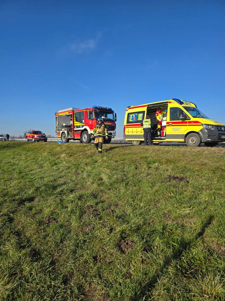 Ostao zarobljen u autu na A3 kod Sl. Broda: Spašavali ga vatrogasci. 'Nikad ne mirujemo'