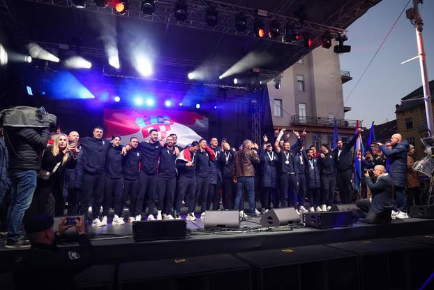 Zagreb: Marko Perković Thompson nastupio na svečanom dočeku hrvatske rukometne reprezentacije