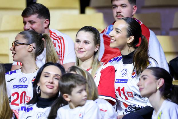 Herning: Antonela Srna, sestra Zvonimira Srne, prati polufinalnu utakmicu Hrvatska - Njemačka 