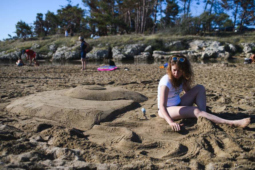 Prekrasne skulpture od pijeska uljepšale poznate plaže u Ninu