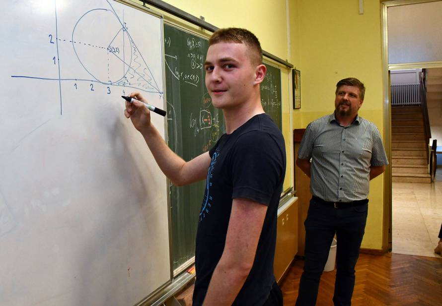 Slavonski Brod: Borna Vidmar dobitnik je Harvard Book Prize nagrade