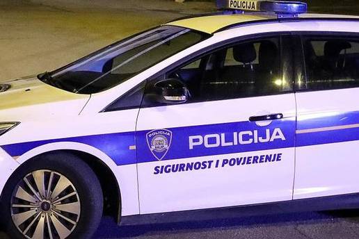 Nesre&cacute;a kod Po&zcaron;ege: Te&scaron;ko je ozlije&dstrok;en mladi&cacute; (19), a protiv voza&ccaron;a (22) ide kaznena prijava