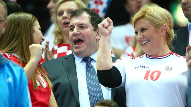 Kolinda: Tko vatrenije navija? Jakov zna poludjeti... Suzdržava se kad smo vani, tu smo negdje