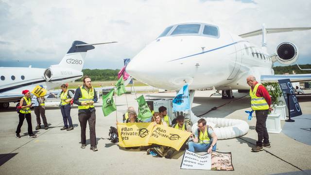 Activits protest against private jets at EBACE in Geneva