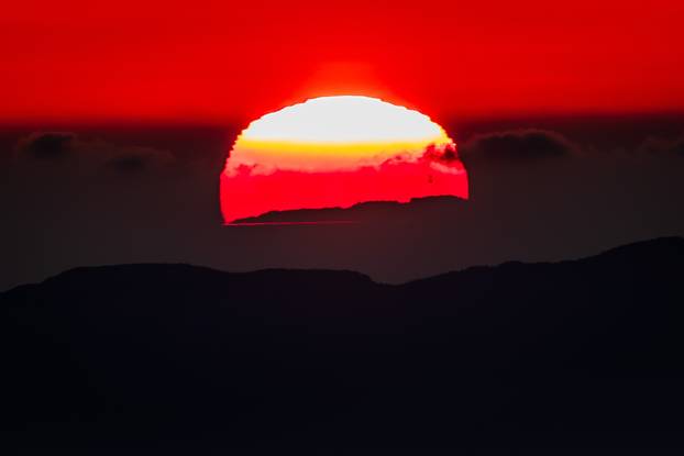 Biokovo  -  Zalaz sunca promatran sa vrhova Biokova 1100m/nm
