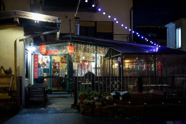 Zagreb: Kineski restoran i čajana Jing Yuan Teahouse u Gajnicama