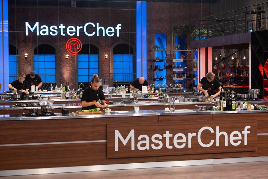 Manuel opleo po kandidatima u 'Masterchefu': 'Svi se*ete!'