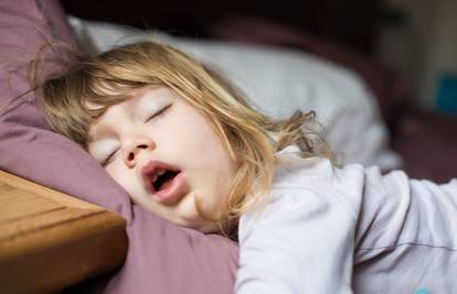 Obavezno liječniku ako djeca hrču i dišu na usta dok spavaju