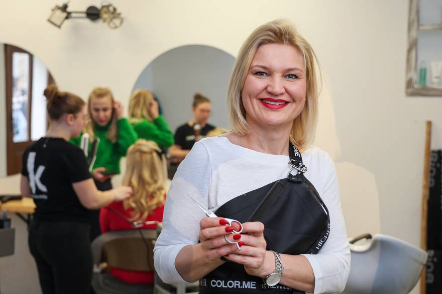 Raj za frizeraj! U gradu s 4000 ljudi ima 20 frizerskih salona: 'Ljudi sve više troše na sebe'