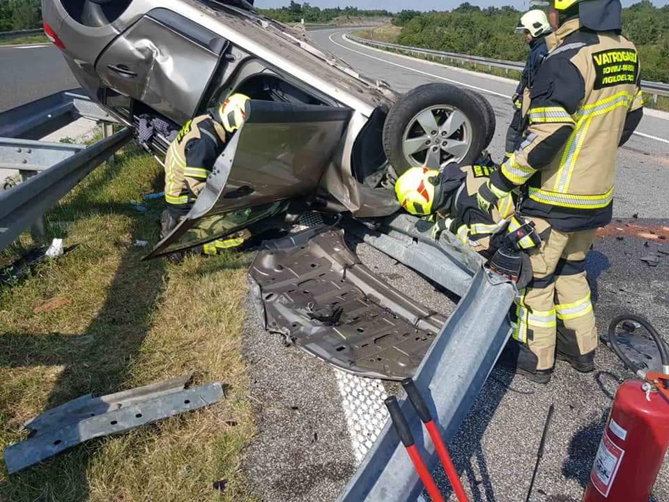 U nesreći na Istarskom Ipsilonu dvije osobe su lakše ozlijeđene