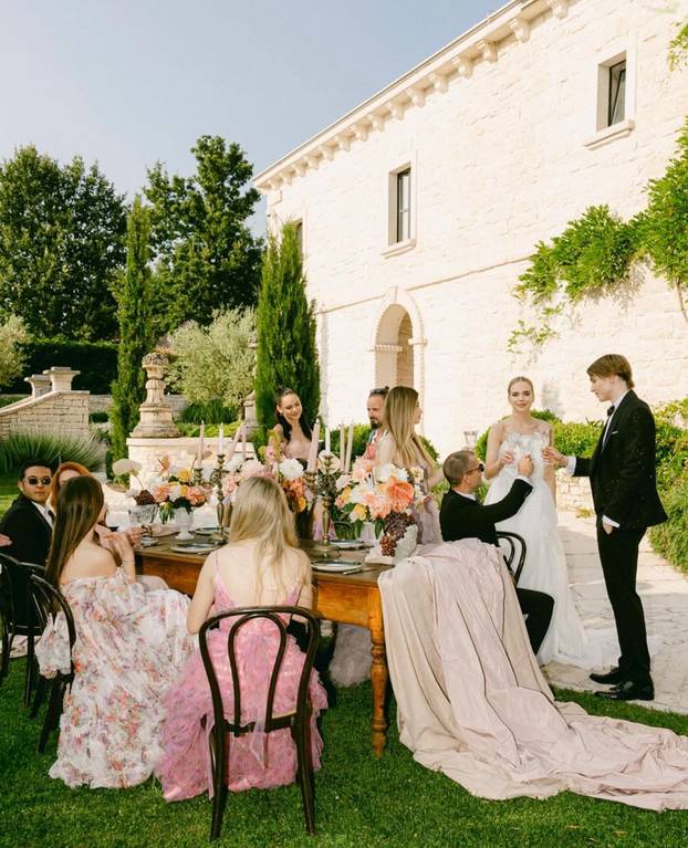 Predstavljeni novi trendovi: Evo kako će izgledati luksuzna vjenčanja za  2025. i 2026.