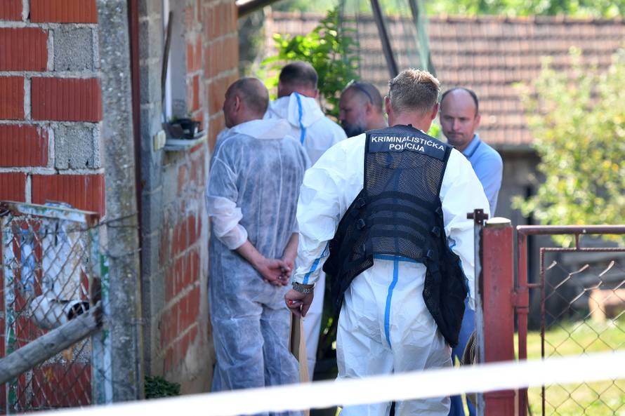 Policijski očevid na mjestu ubojstva u Pleškovcu