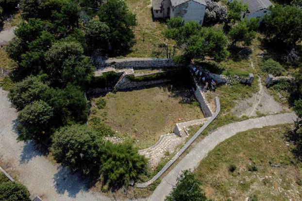 Pogled iz zraka na "Hrvatski Alcatraz"