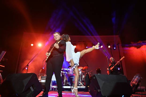 Severina nastupila na Ljetnom kinu u Makarskoj 