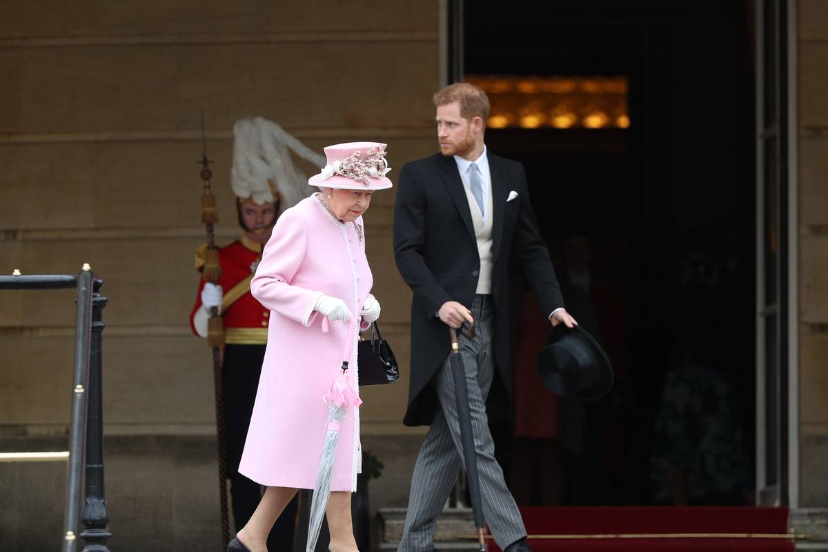 Harry neće doći baki kraljici na rođendan, ipak leti do Meghan