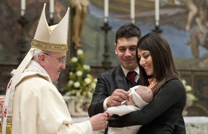 Papa pozvao zaručene parove na audijenciju za Valentinovo