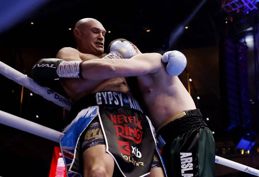Tyson Fury v Arslanbek Makhmudov