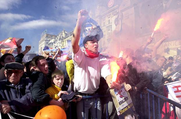 Zagreb: 25.02.2002., sve?ani do?ek Janice na trgu nakon OI u Salt Lake Cityu