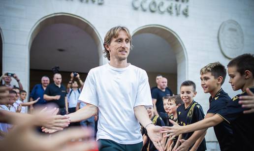 Modrić u Mostaru: Došao je s tjelohraniteljima, nakon 20 godina i izazvao pravu ludnicu!