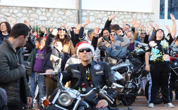 Šibenik:  Motomrazovi tradicionalno u predboži?no vrijeme darivali Centar za odgoj i obrazovanje Šubi?evac