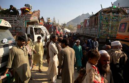 Afganistanci preplavili granični prijelaz Pakistana: Talibani uspostavili tranzitne kampove