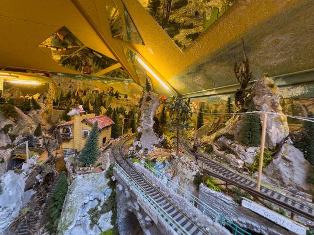 Oživio željeznicu koja je povezivala Konavle s Bečom: Pero je bajkovitu maketu gradio 12 godina