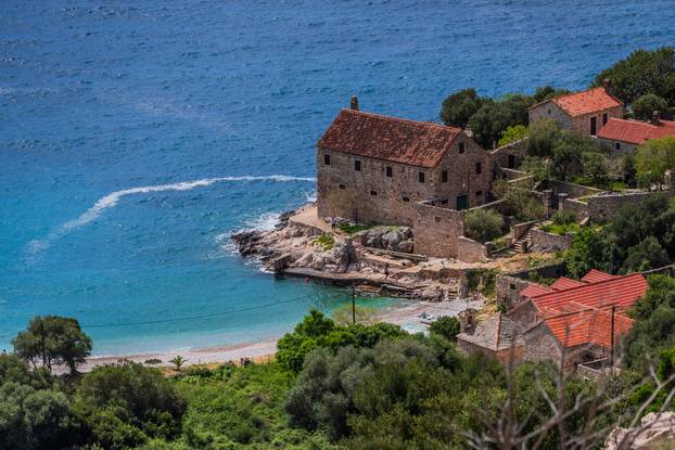 Uvala Dubovica na Hvaru 